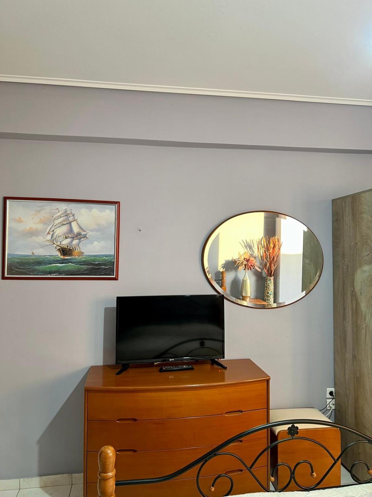 Vivian'S Apartment Халкис Екстериор снимка